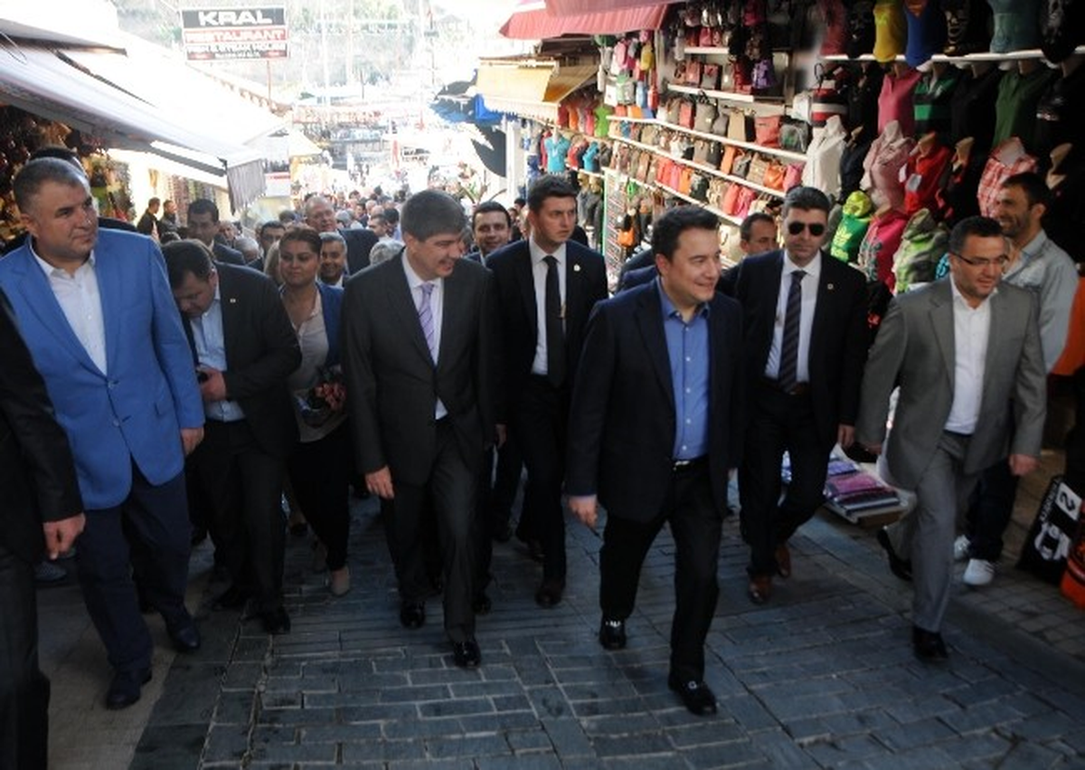 Başbakan Yardımcısı Babacan, Antalya\'da Esnafı Ziyeret Etti
