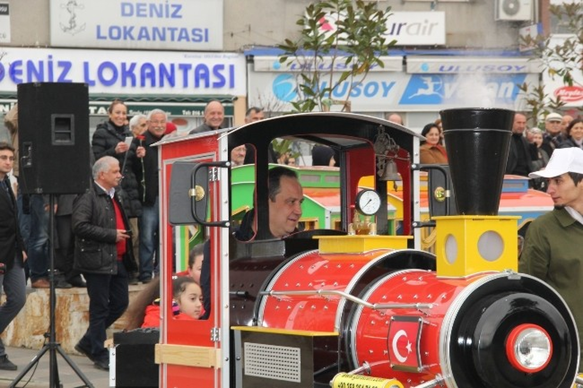 Başkan Aksu Makinist Oldu