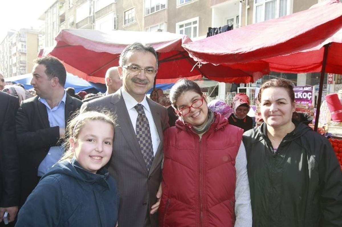 Başkan Köşker Cuma Pazarını Dolaştı