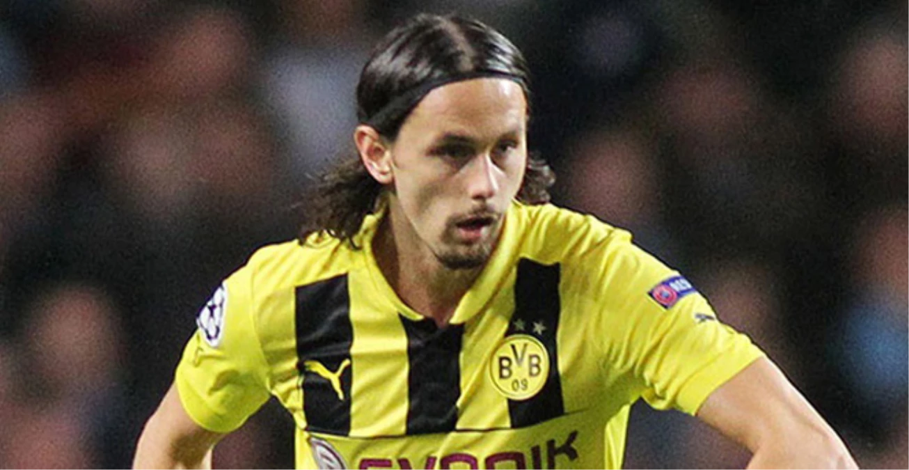 Borussia Dortmund\'un Stoperi Subotic Sahalara Dönüyor