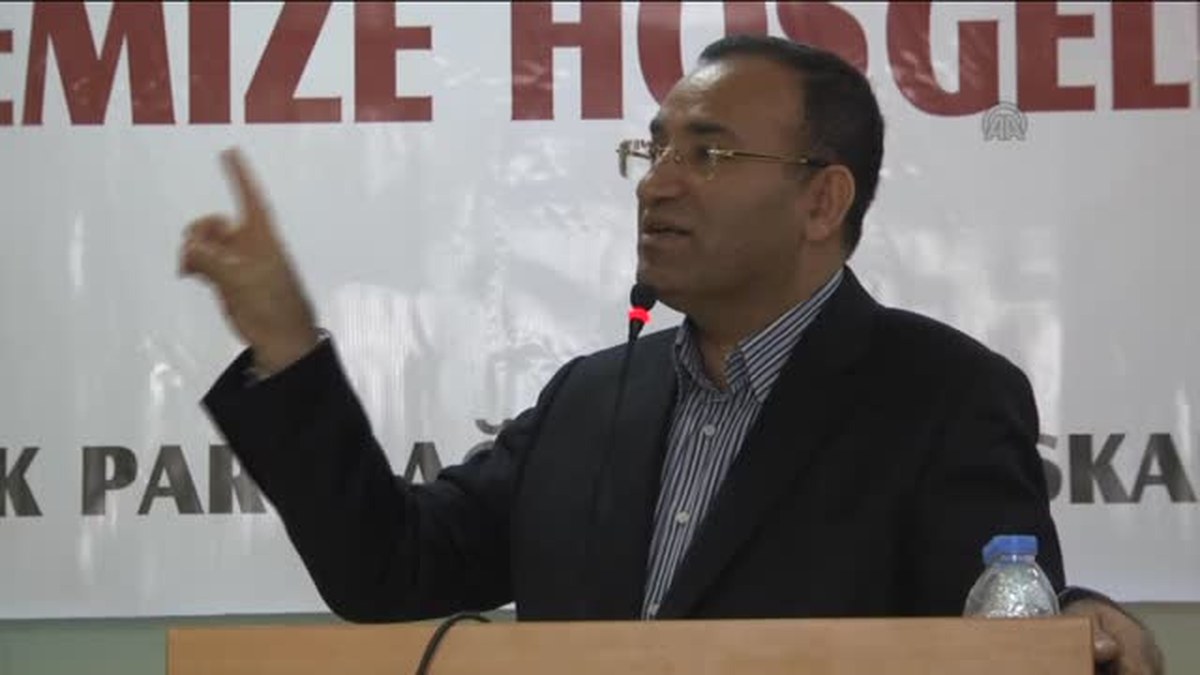 Bozdağ: "Türkiye\'yi durdurmanız için AK Parti\'yi bitirmeniz lazım" -
