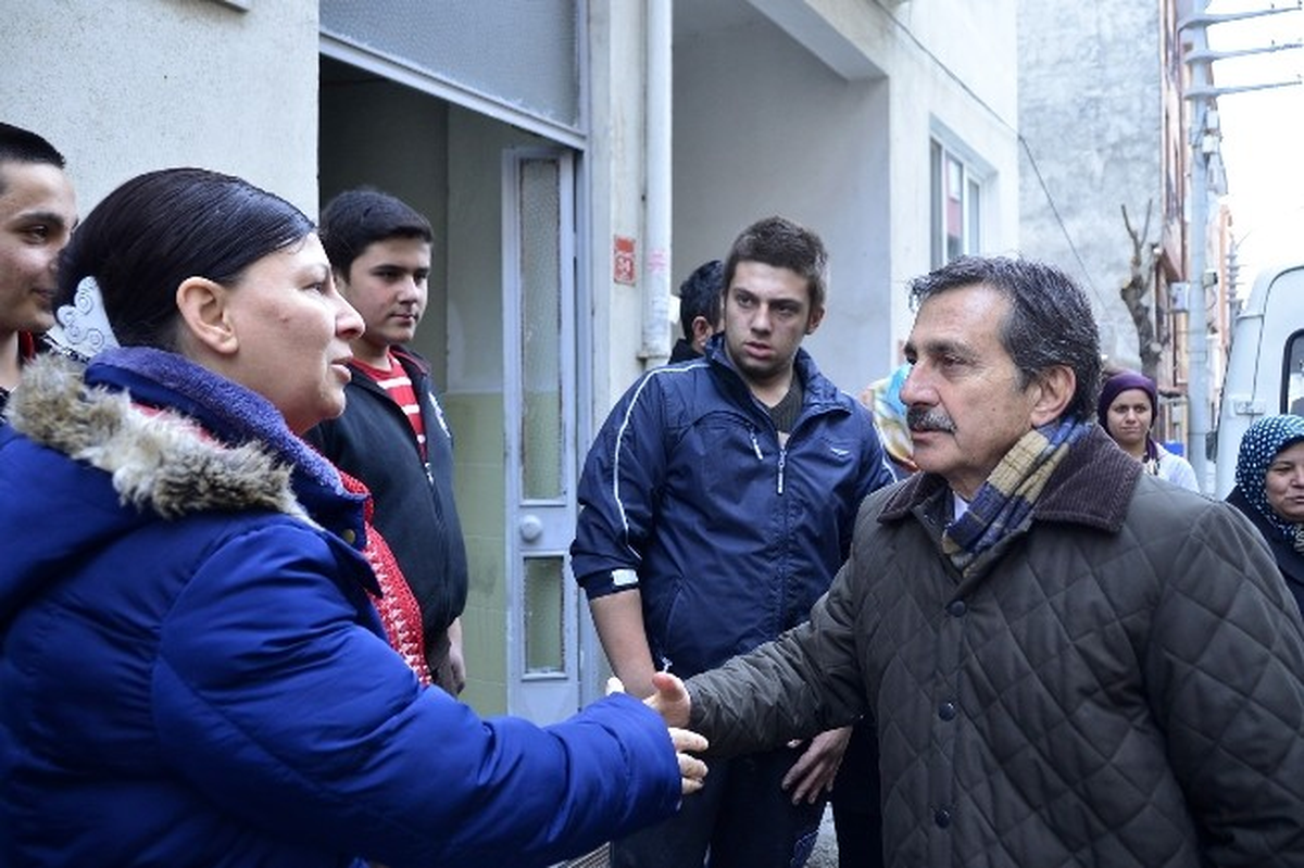 Büyükerşen ve Ataç, Yangın Çıkan Apartmanda Oturan Vatandaşları Unutmadı