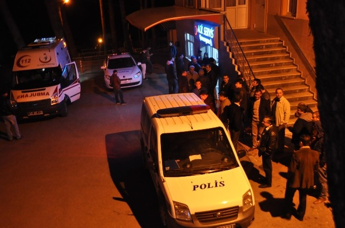 Demirci\'de Trafik Kazası: 4 Yaralı