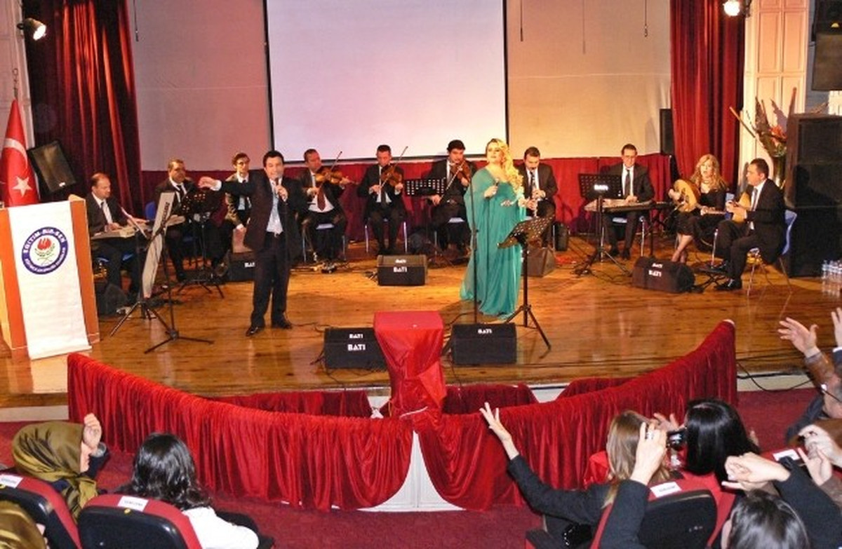 Eğitim Bir Sen Dünya Kadınlar Gününü Konserle Kutladı