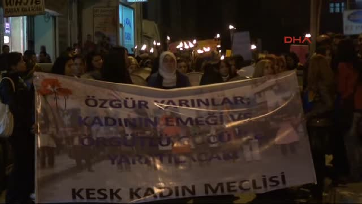 Hakkarili Kadınlar Meşalelerle Yürüdü