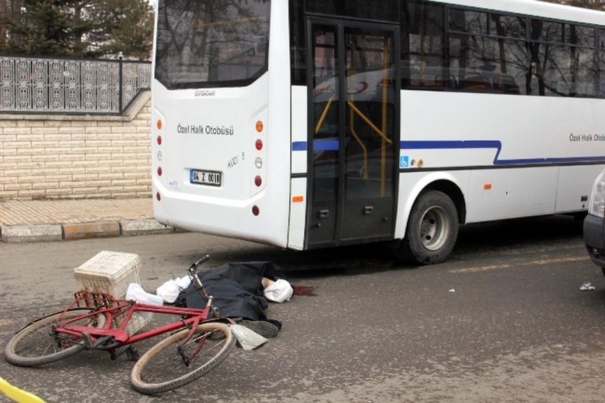 Halk Otobüsünün Çarptığı Bisikletli Çocuk Öldü