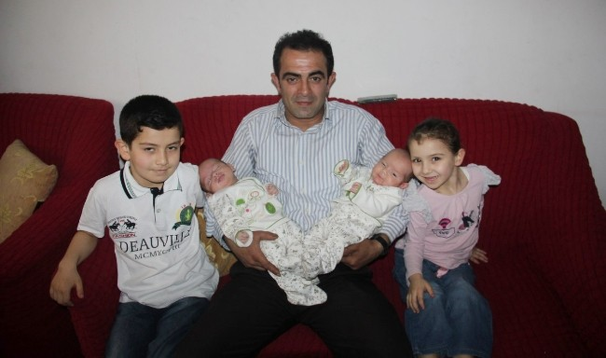 İkiz Ailesi, İkiz Çocuklara Sevinemedi
