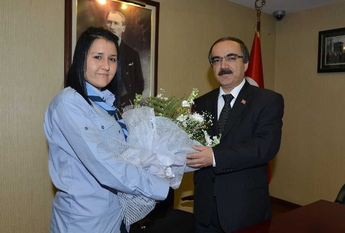 İzcilerden Vali Coş\'a Ziyaret