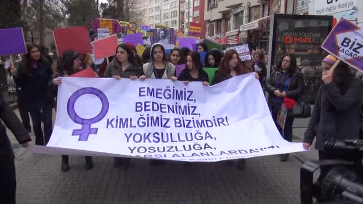 Kadınlar Günü\'nde Yürüdüler