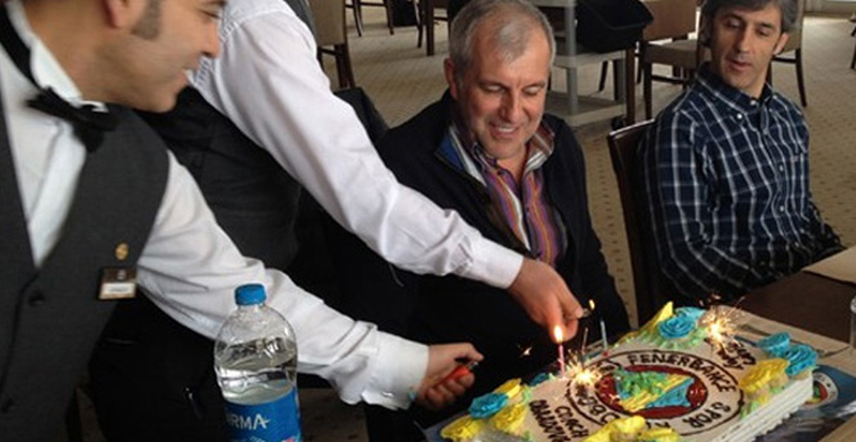 Obradovic\'e Sürpriz Doğum Günü Kutlaması