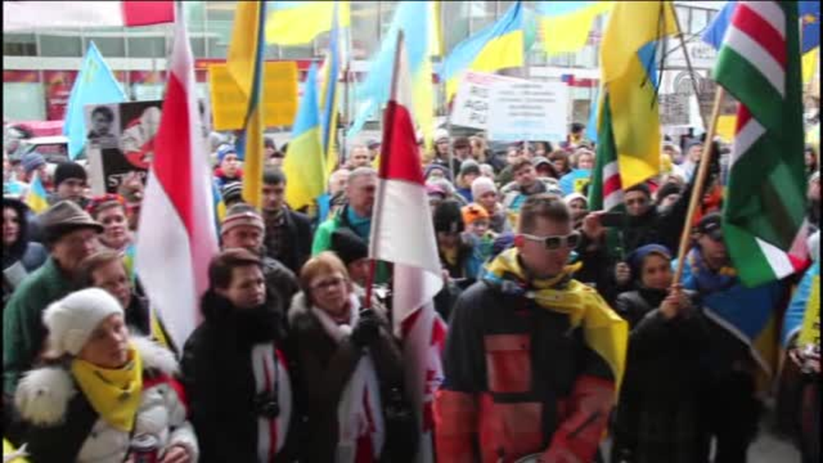 Rusya\'nın Kırım\'ı işgali Toronto\'da da protesto edildi