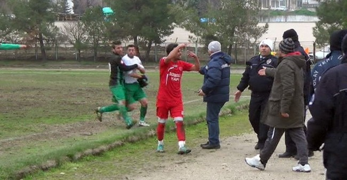 Tekirdağ Süper Amatör Ligi Maçında Olay Çıktı