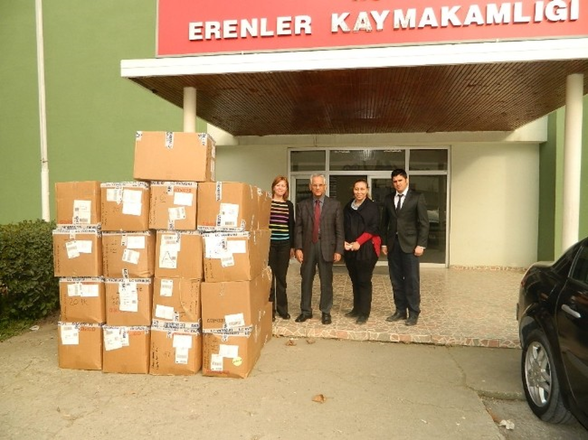 720 Öğrenciye Giyim Malzemesi Dağıtıldı
