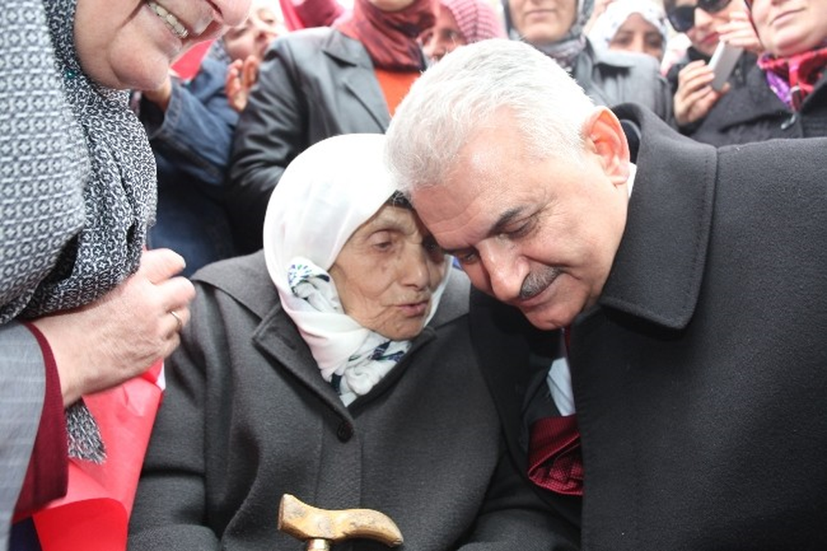 AK Parti Büyükşehir Adayı Yıldırım: "İzmir Hizmet Etmeyene Dur Diyecek"