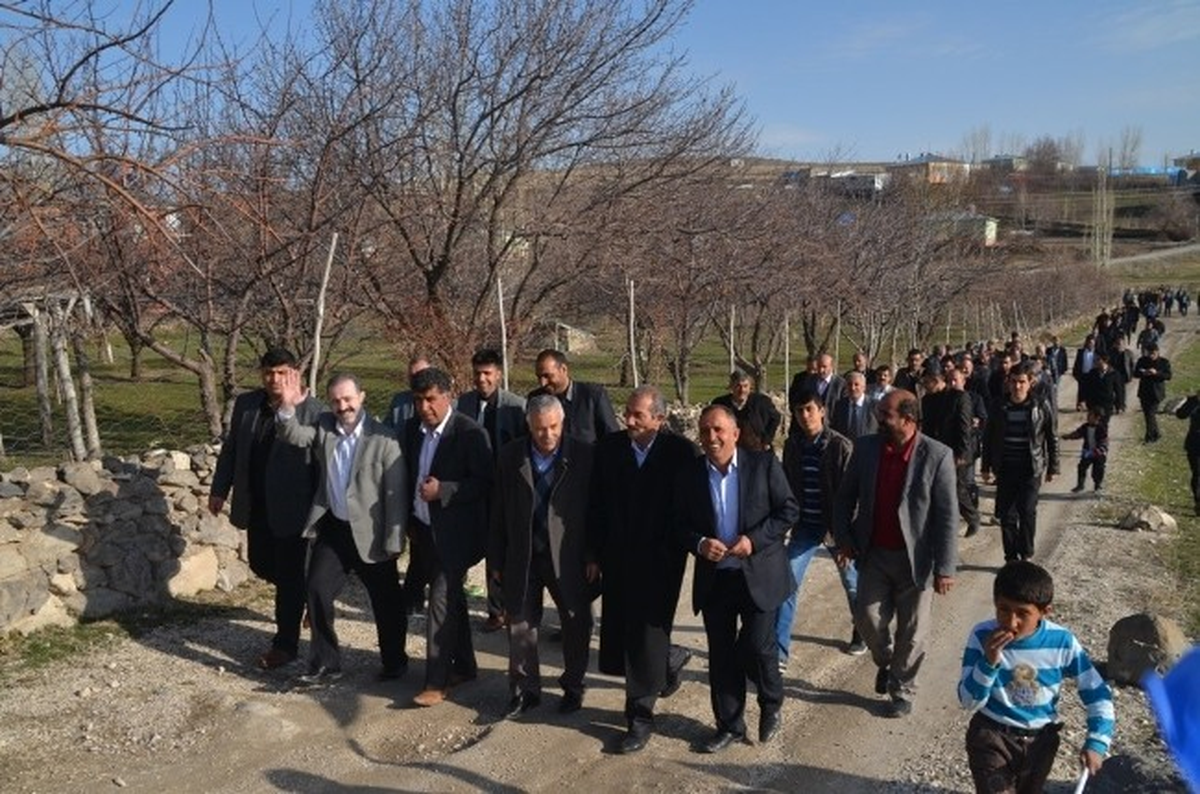 AK Parti Tuşba Belediye Başkan Adayı Doç. Dr. Fevzi Özgökçe\'nin Seçim Çalışmaları