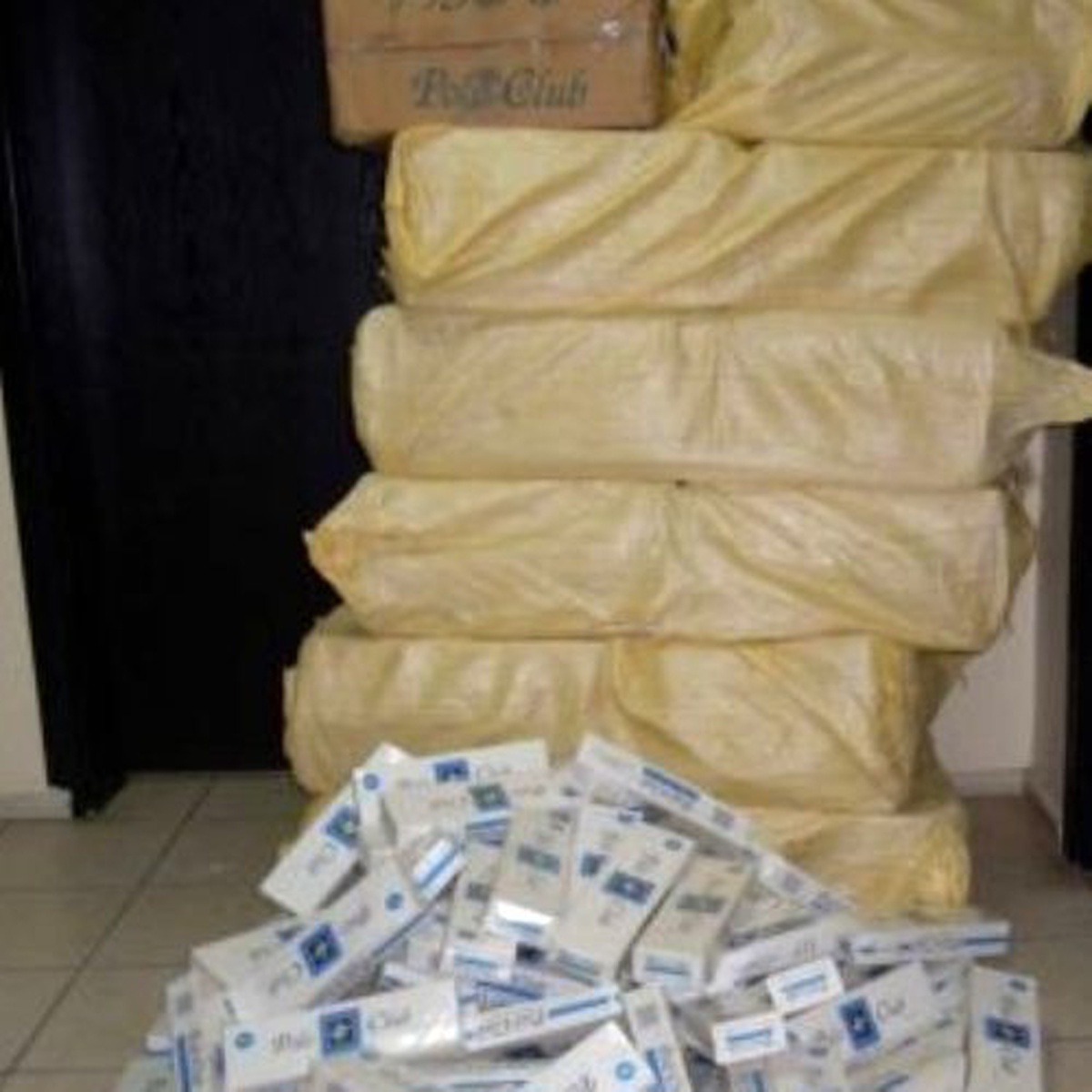 Alanya\'da Bin 900 Paket Gümrük Kaçağı Sigara Ele Geçirildi