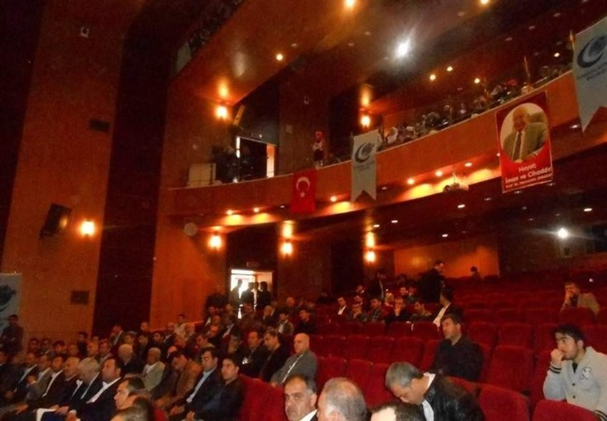 Anadolu Gençlik Derneği 28 Şubat ve Medya Konferansı Düzenledi