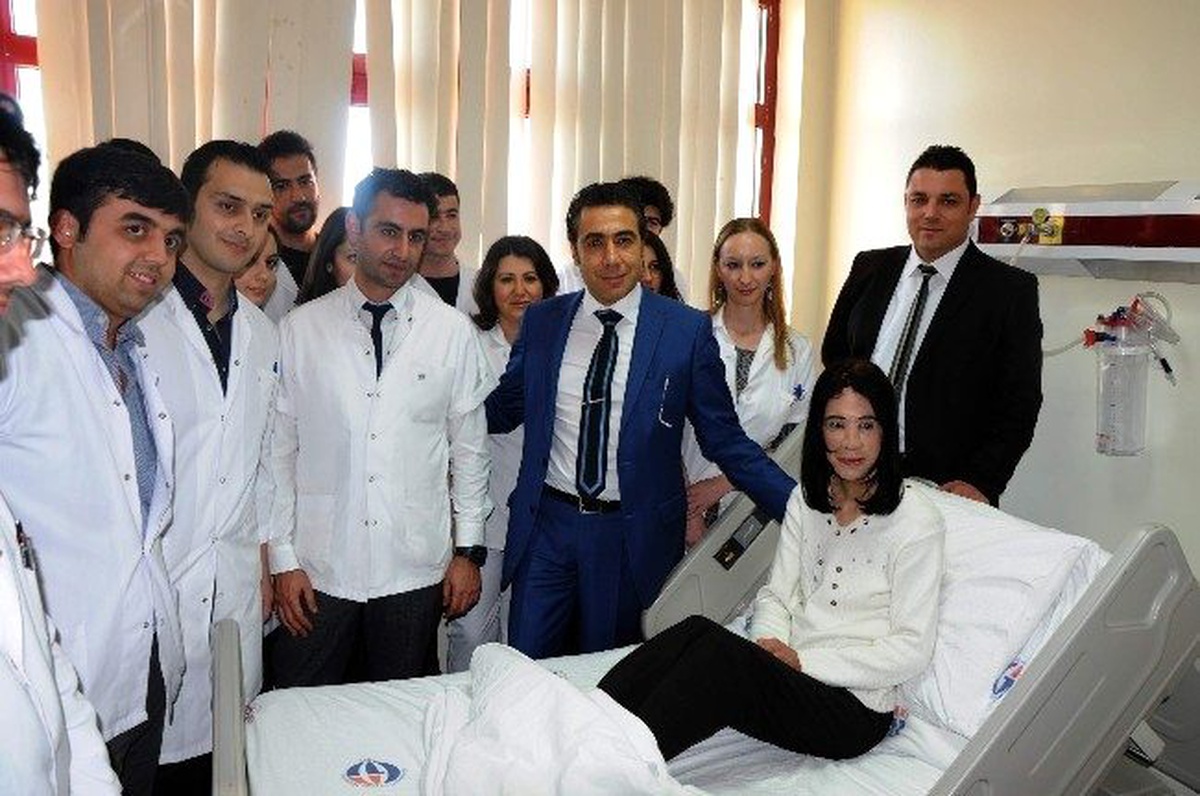 Anne-Babası İçin Müziği Bıraktı, Doktorluğu Seçti