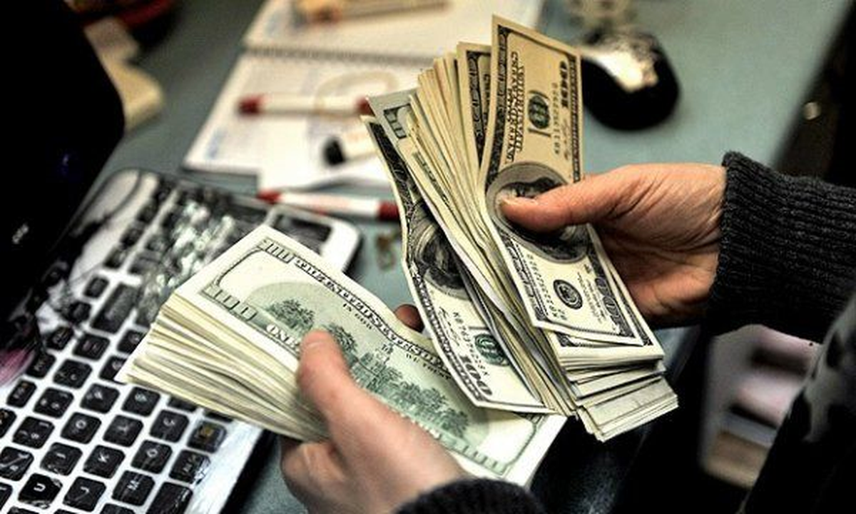 Dolar, 2,21\'in Altında Tutunmaya Çalışıyor