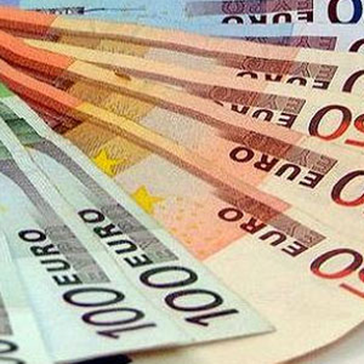 Dolar 2,2140, Avro 3,0750 Liradan Haftaya Başladı