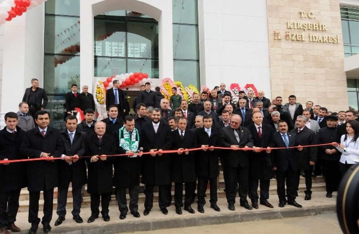 Başbakan Yardımcısı Emrullah İşler Yaralı Polisleri Ziyaret Etti