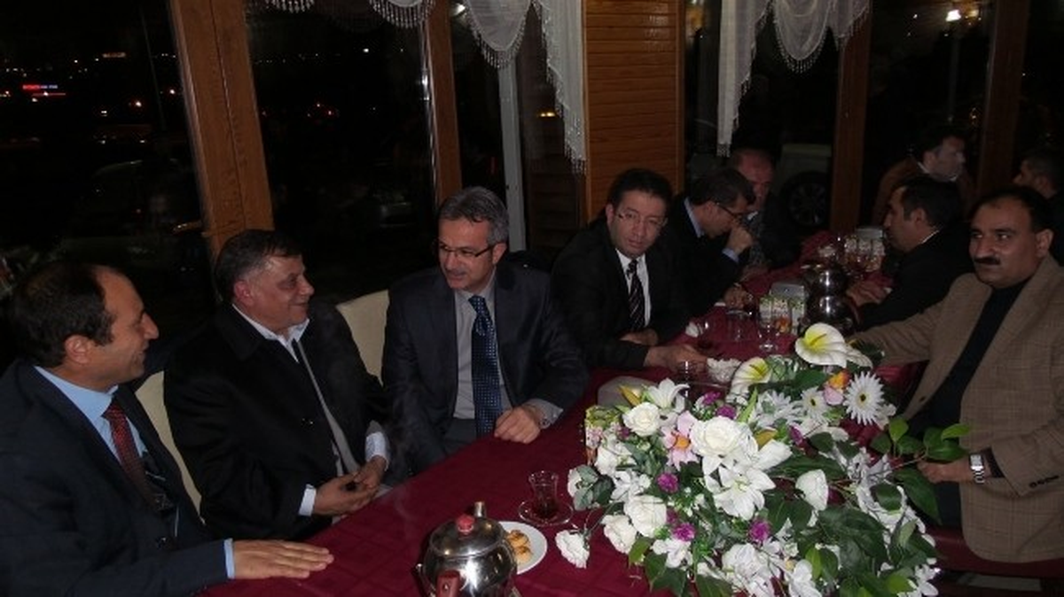 Başkan Köşker Vanlılar\'a Konuk Oldu