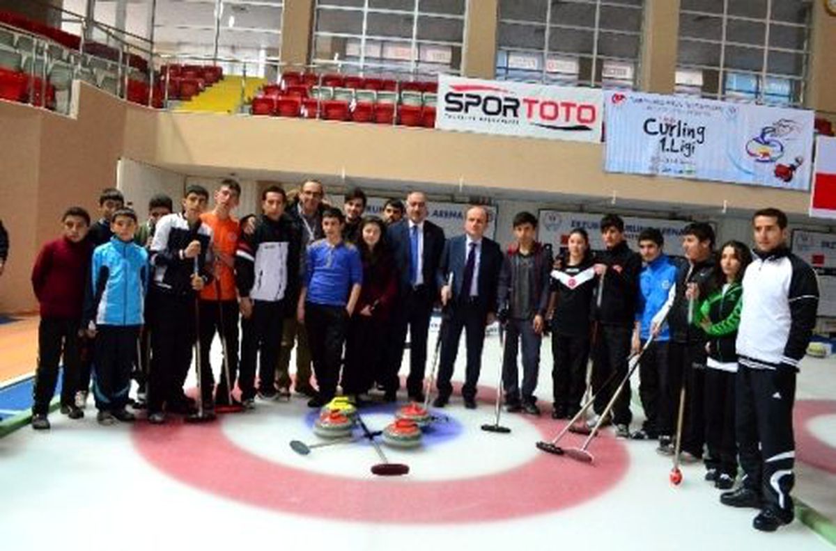 Spor Genel Müdürü Mehmet Baykan, Curling Oynadı