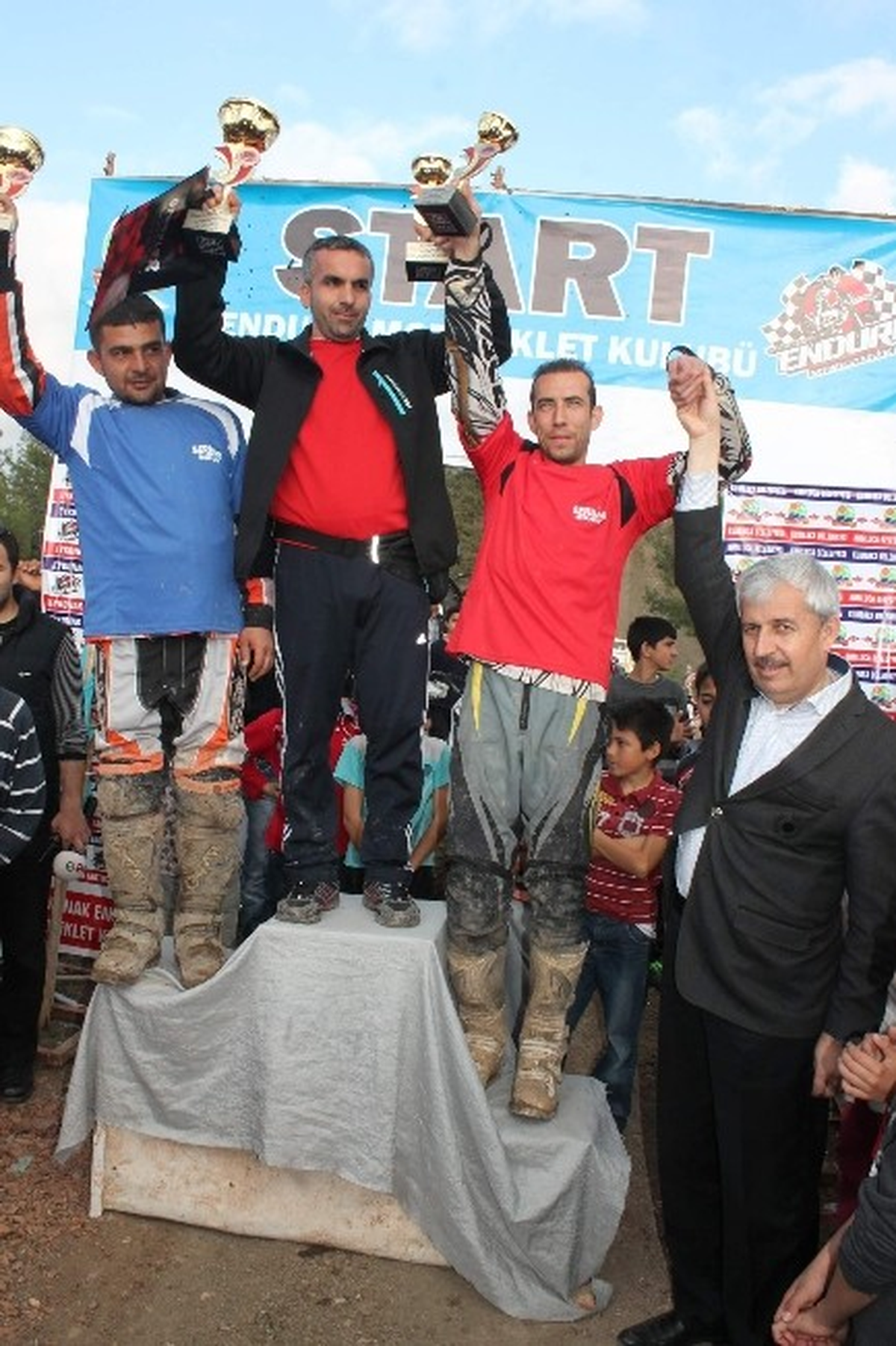 Beykonak\'ta Enduro Yarışları