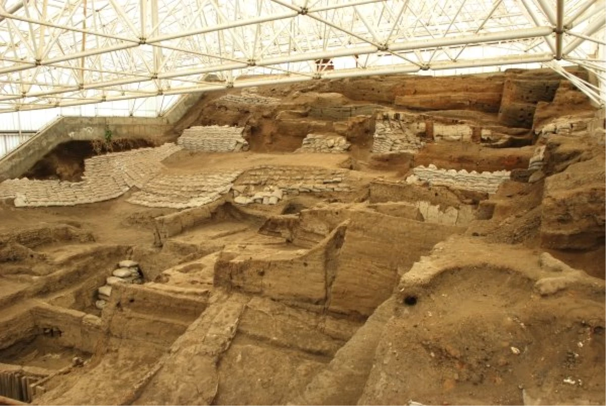 Beyşehirli Doğaseverler Çatalhöyük\'ü Gezdi