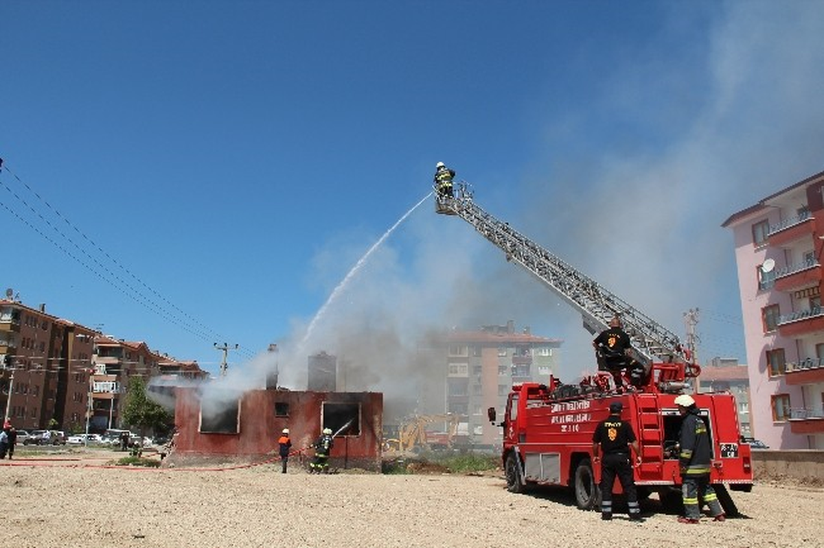 Çankırı İtfaiyesi Geçen Yıl 394 Yangına Müdahale Etti