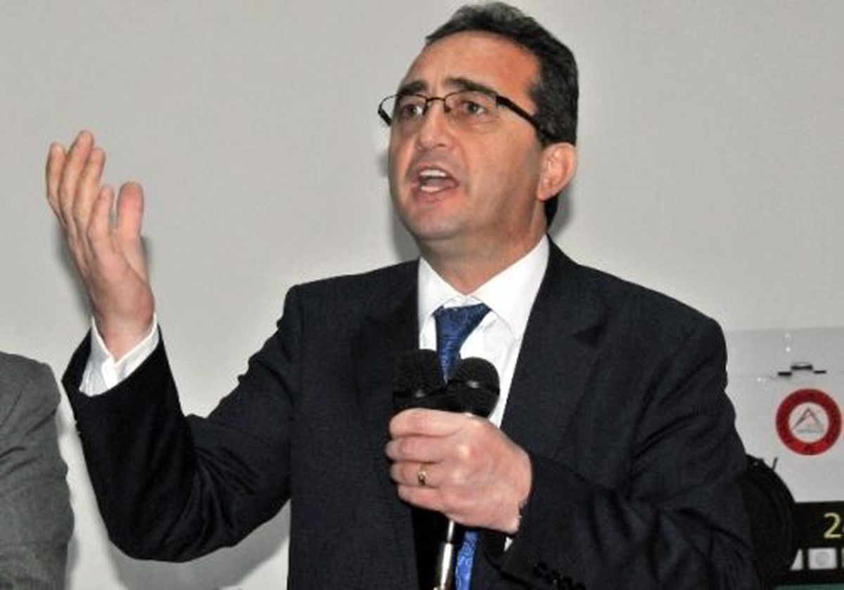 CHP\'li Tezcan: Yolsuzlukla, Yedi Sülalelerini Zengin Etmişler