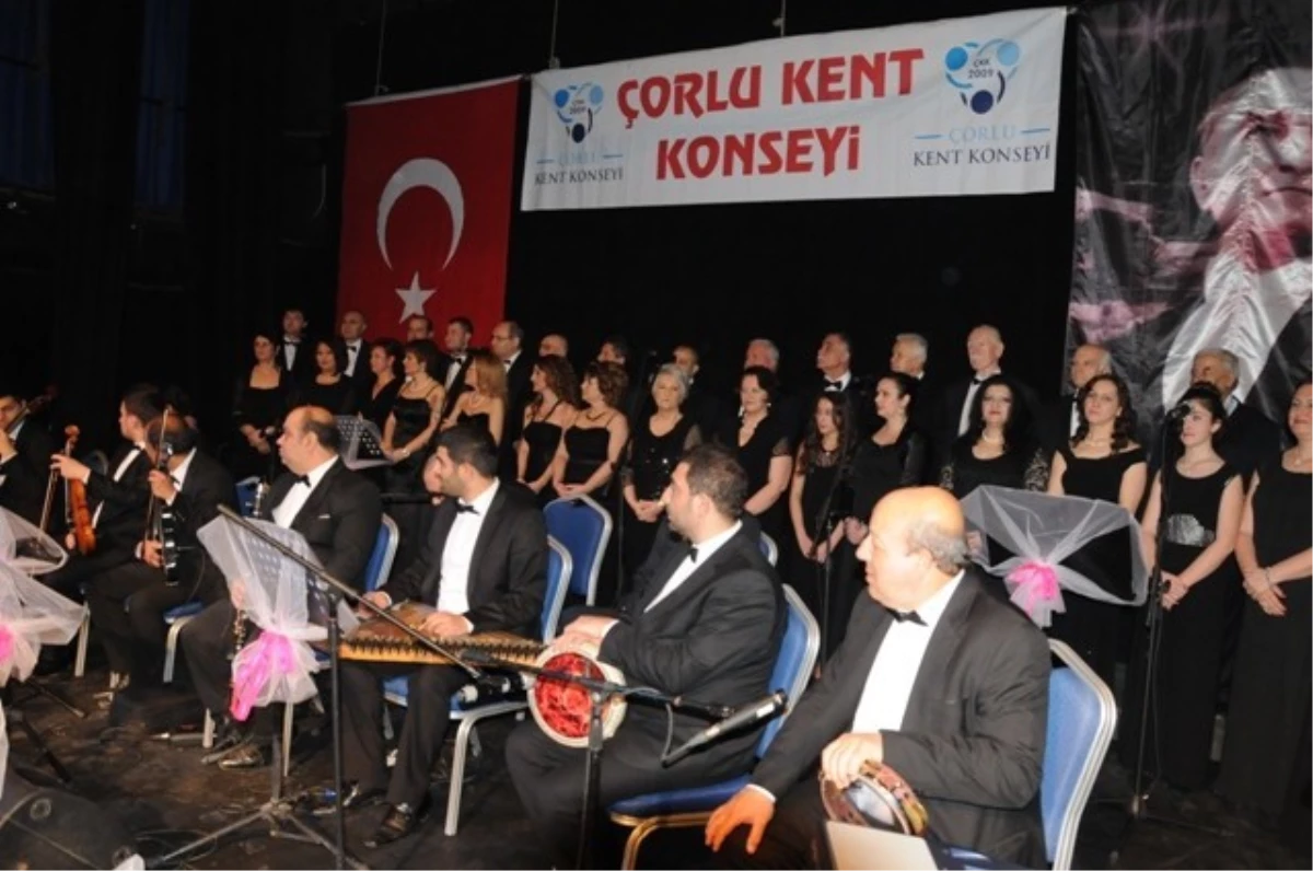 Çorlu Kent Konseyi Türk Sanat Müziği Topluluğu\'ndan Muhteşem Müzik Ziyafeti
