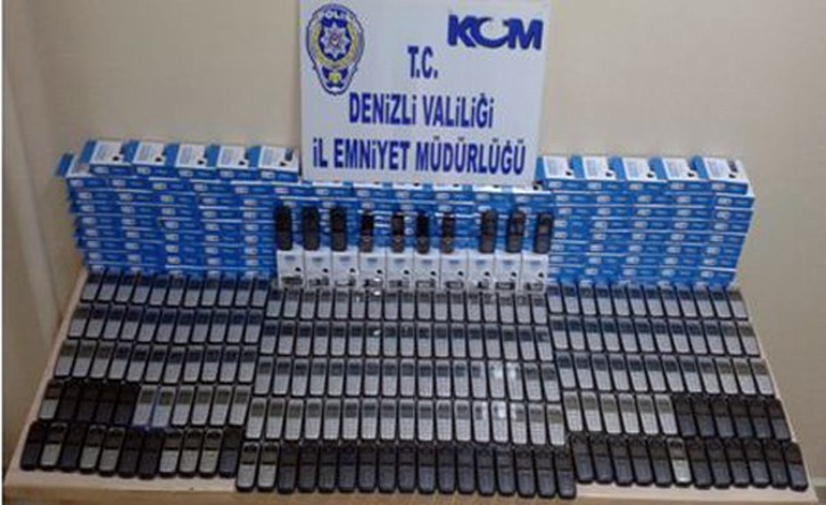 Denizli\'de Cep Telefonu Kaçakçılığı Operasyonu
