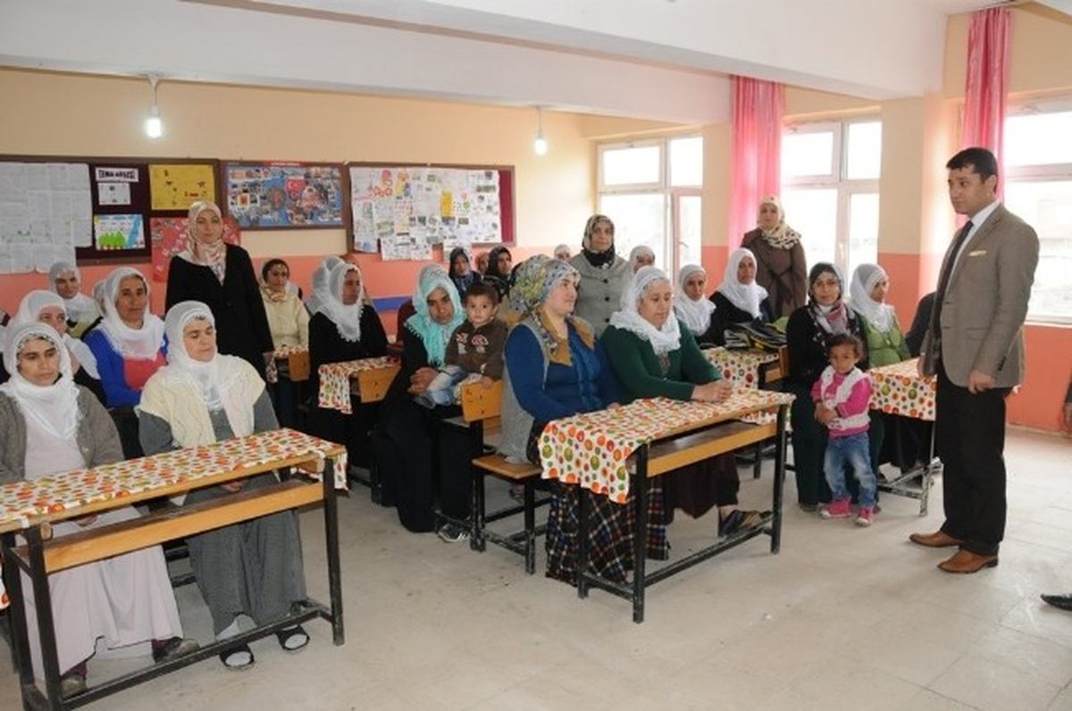 Eğitim Köydeki Kadınların Ayağına Götürülüyor