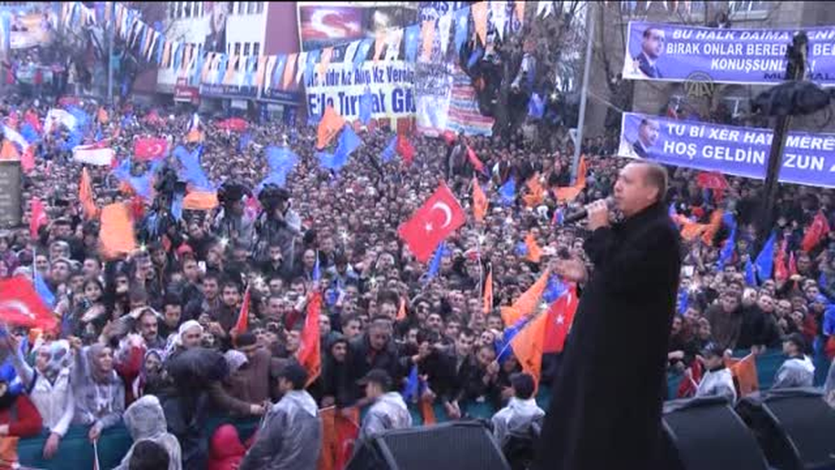 Erdoğan: "30 Mart\'ta demokrasi bayramını birlikte kutlayacağız" -