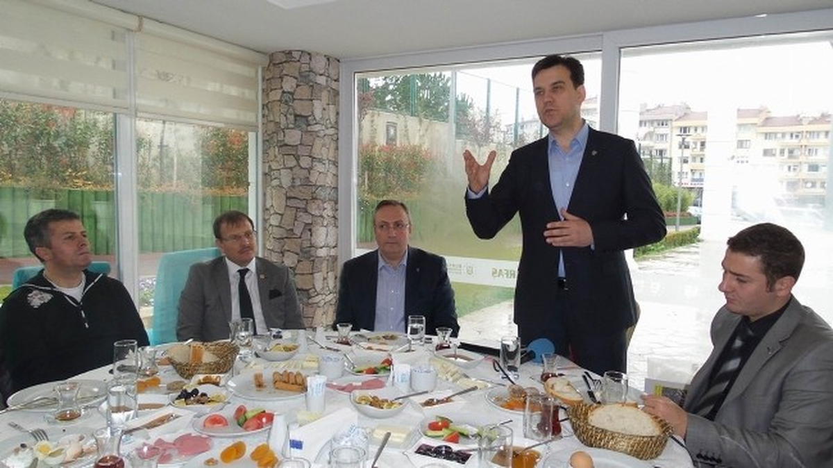 Esgin, "Halkımıza 5 Yılda Yapacaklarımızın Sözünü Veriyoruz"