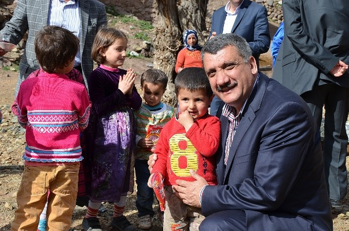 Gürkan, Köy Ziyaretlerini Sürdürdü