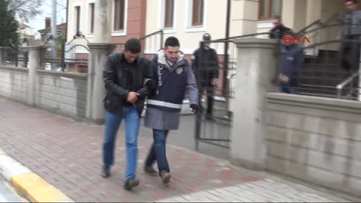 Kargo Servisini Takip Edip Kutuyla Telefon Çaldılar