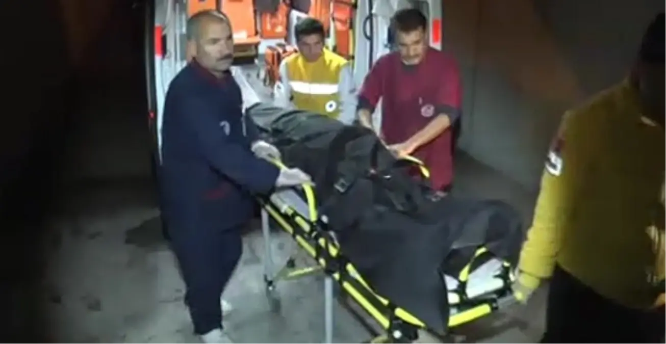 Kırşehir\'de Çevik Kuvvet Otobüsünün Devrilmesi