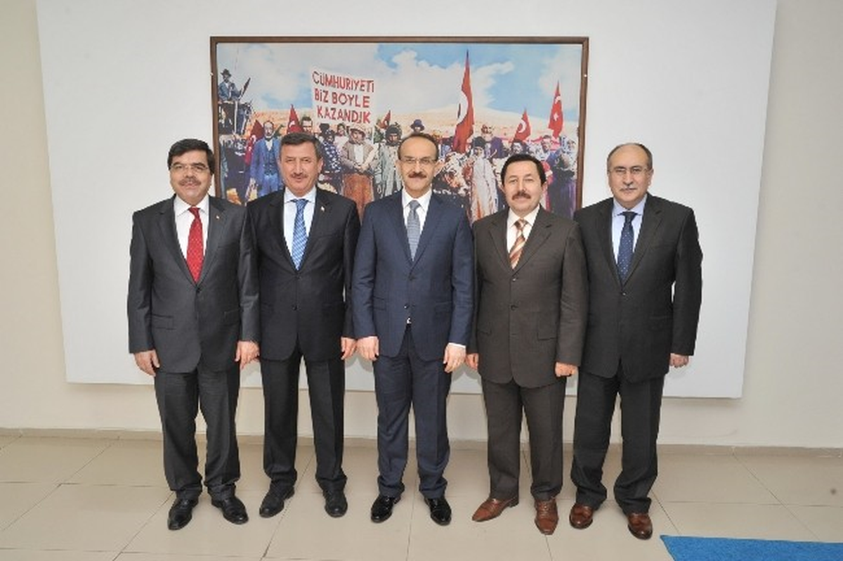 Komşu Valiler, Uşak Valiliğini Ziyaret Etti