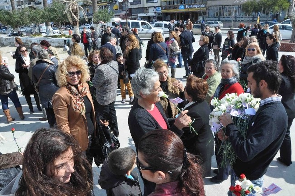Kuşadası\'nda Dünya Kadınlar Günü Etkinlikleri