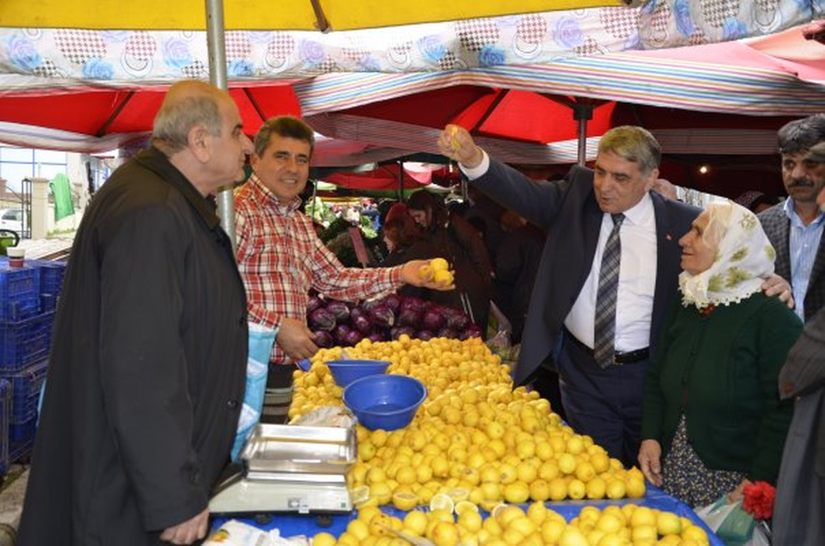 "Maydanozcu Necip\' Pazarda