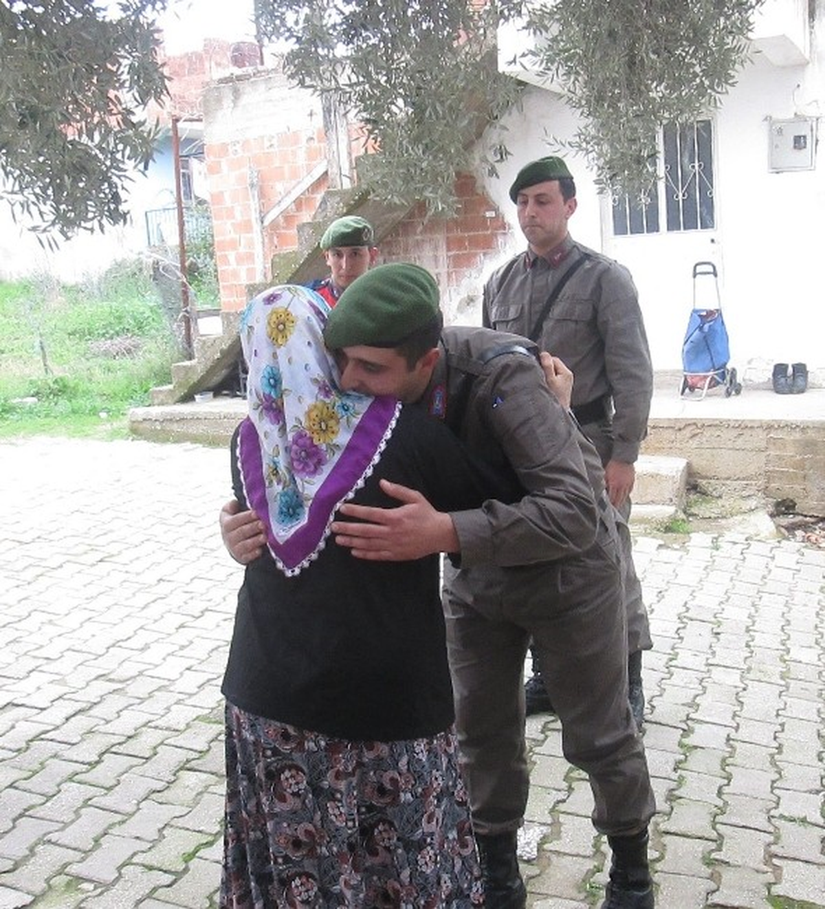 Mehmetçik, Şehit Annesini Unutmadı