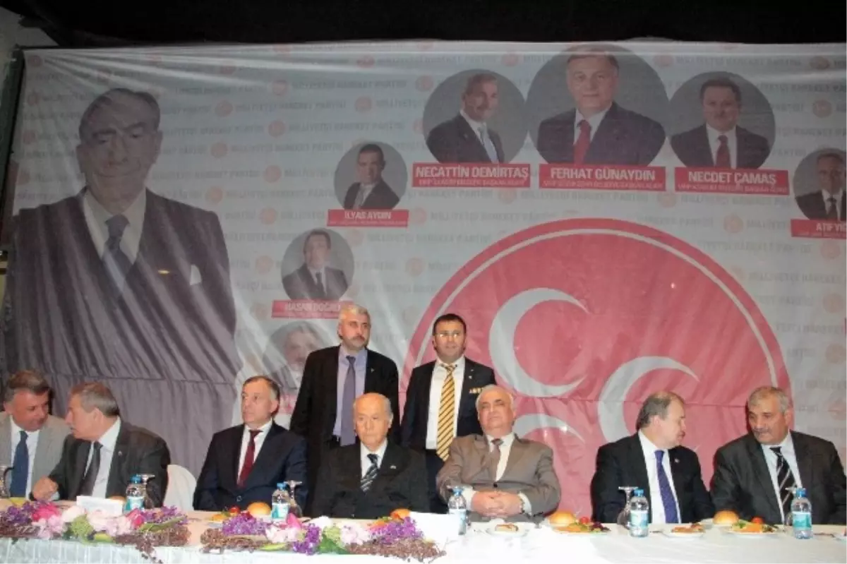 Bahçeli, Samsun\'da Esnafı Ziyaret Etti