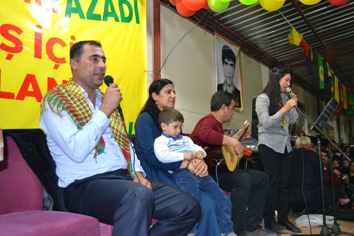Milletvekili Ve Başkan Adayları Konser Verdi