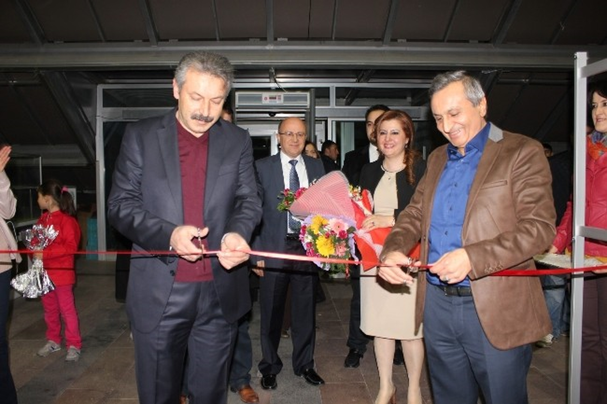 Nevşehir\'de Dünya Kadınlar Günü Kutlamaları Sanatsal Etkinliklerle Devam Ediyor