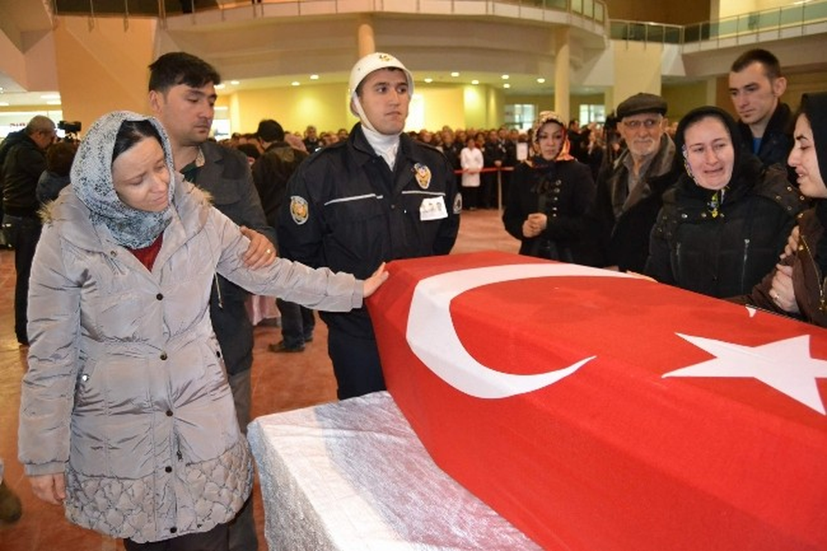 Polis Memurları İçin Düzenlenen Törende Gözyaşları Sel Oldu