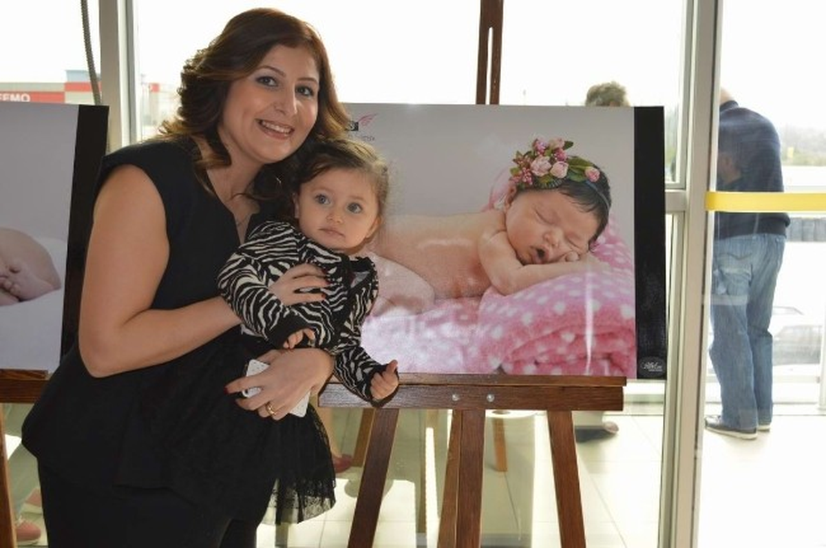 Sağlıkçıdan Doğumu Fotoğraflara Yansıtan Sergi