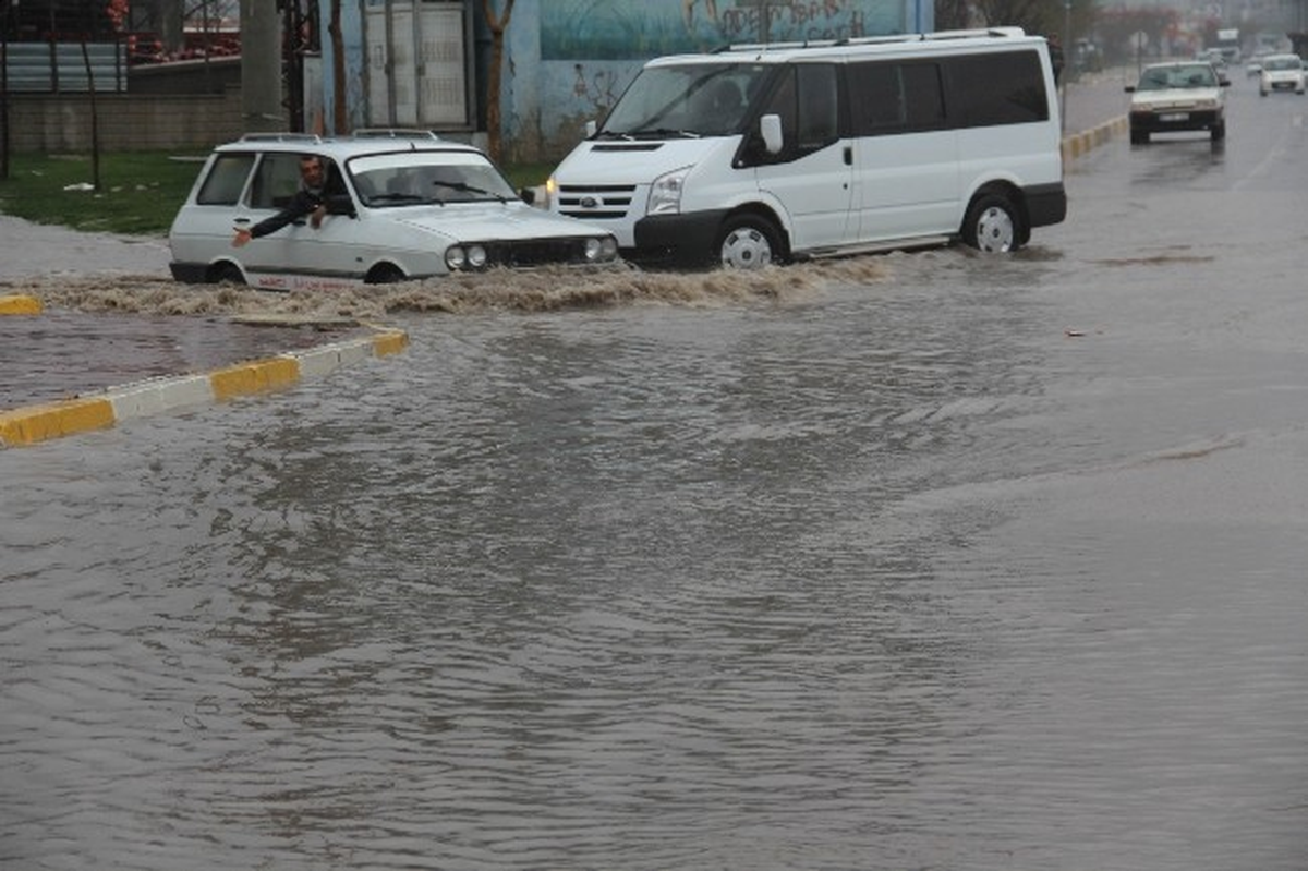 Şanlıurfa\'da Aşırı Yağmur, Su Taşkınlarına Neden Oldu