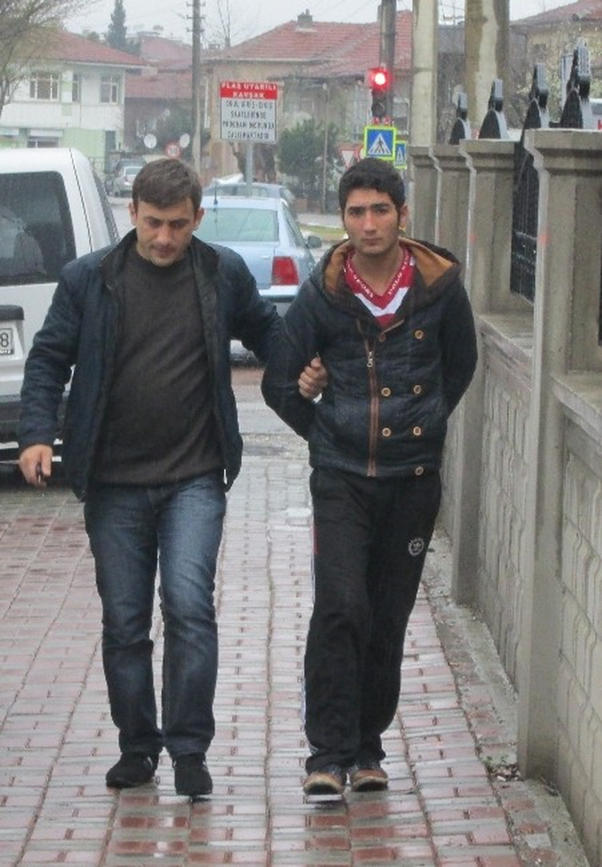 Tcdd Deposundan Kablo Çalan Üç Kişi Yakalandı